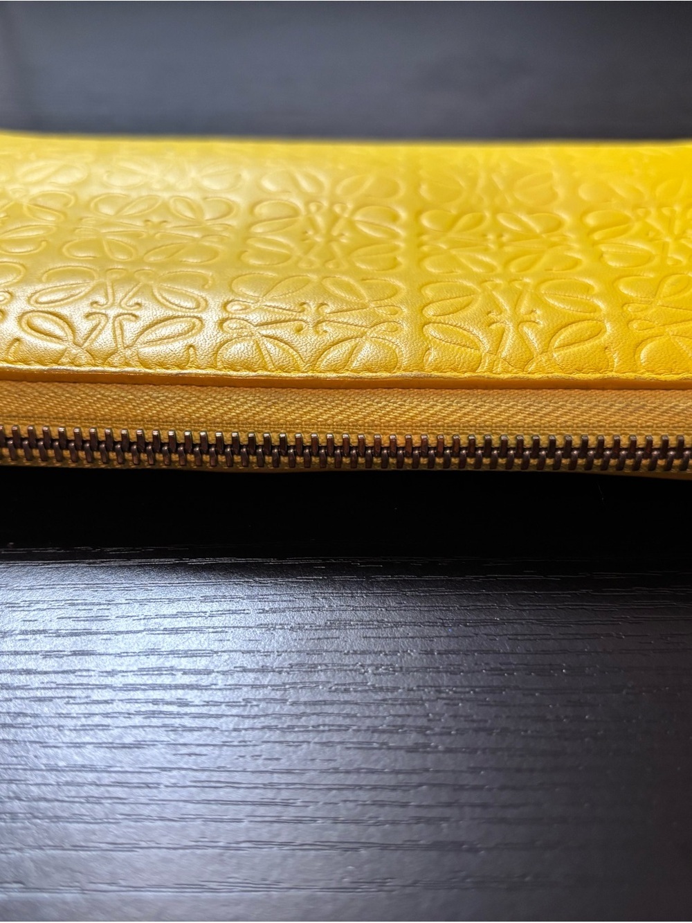 Authentic Loewe Repeat Anagram Zip Around Wallet Yellow Calfskin Excellent Cond - Picture 4 of 11